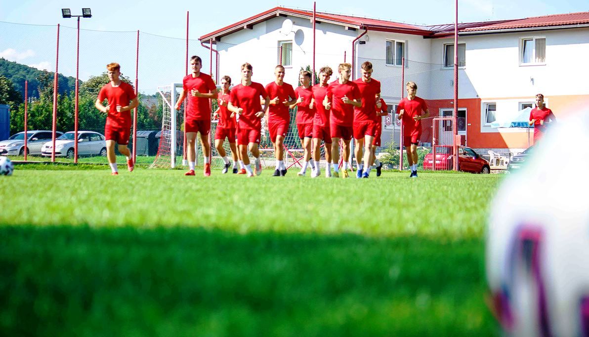 Prvá výhra devätnástky - rozdrvila Poprad, U16-ka remizovala