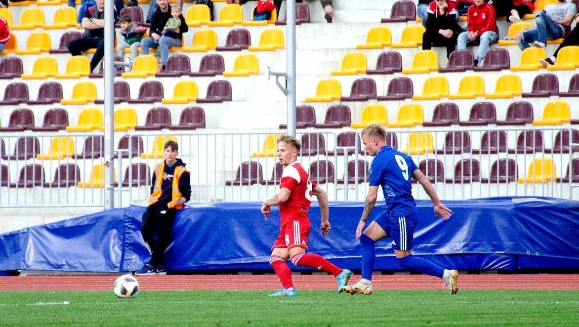 Na fotke Sven Jurčišin č.8 a Sebastián Jurčišin č.9 (autor Ľudovít Jakub Hroboň)