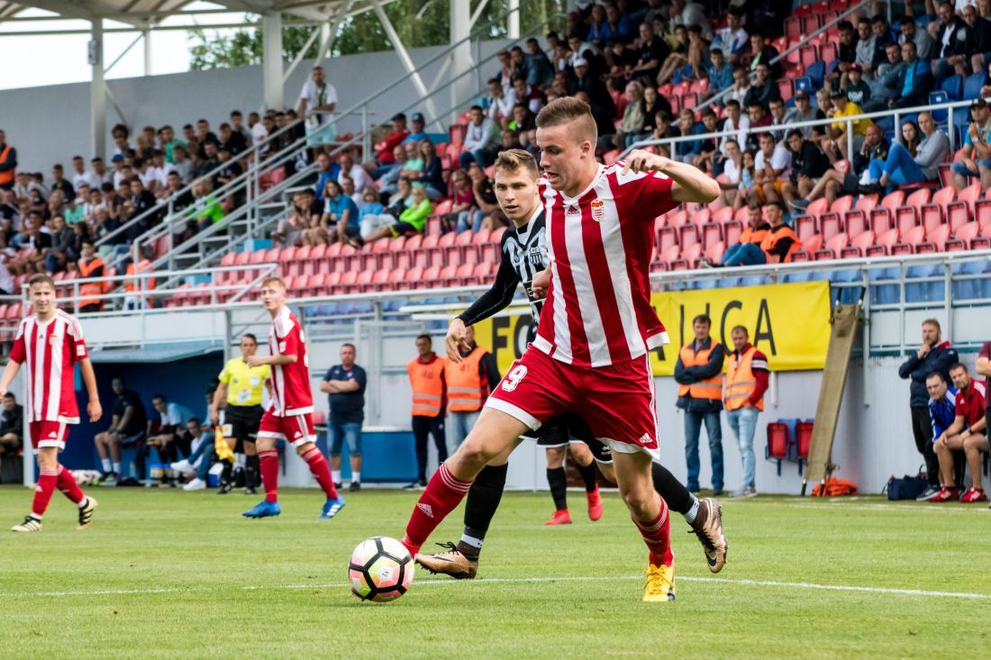 Výsledkové trhliny na začiatku druhého polčasu